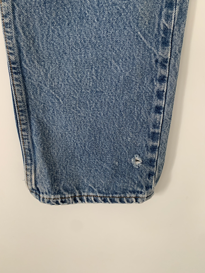 00's Levi's 501xx - size 28-29 (classic straight fit)
