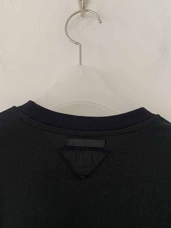 2017's "PRADA" cotton back logo T-shirt