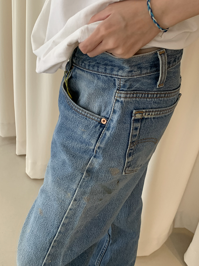 90's Levi's 501 - size 30-31 (classic straight fit)