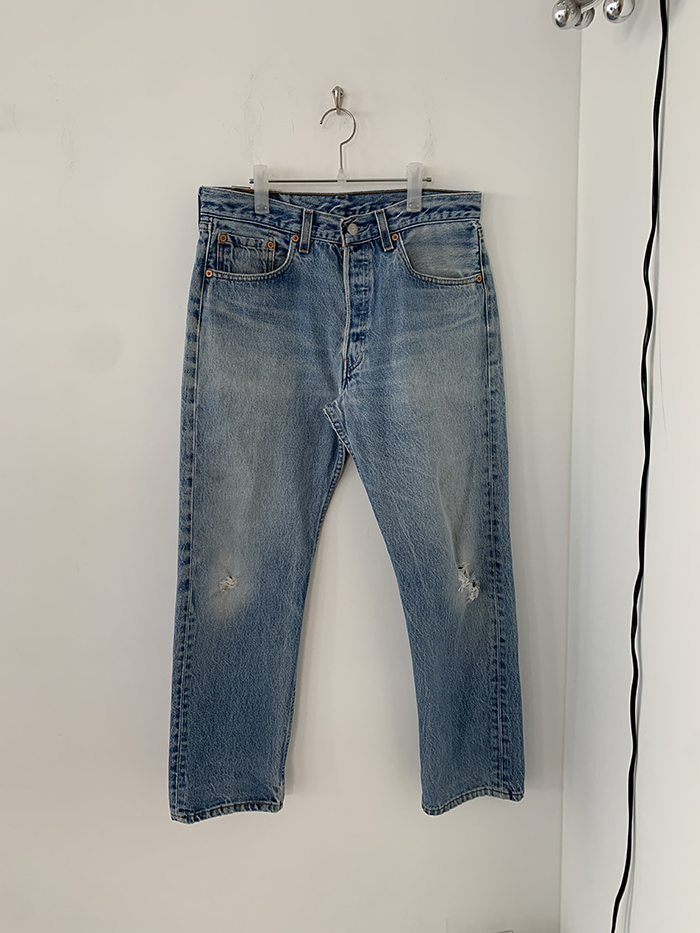 90's Levi's 501xx - size 32 (classic straight fit)