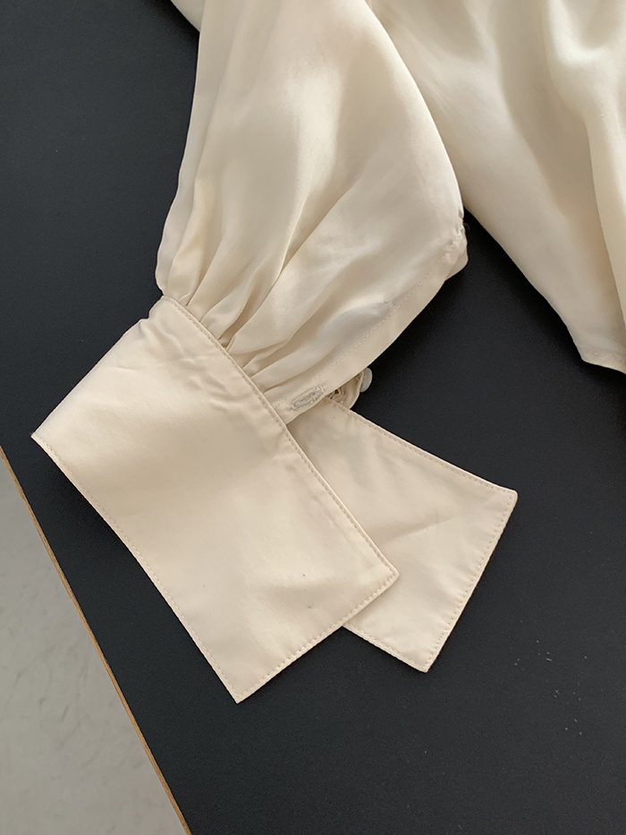 Deveaux New York Blouse