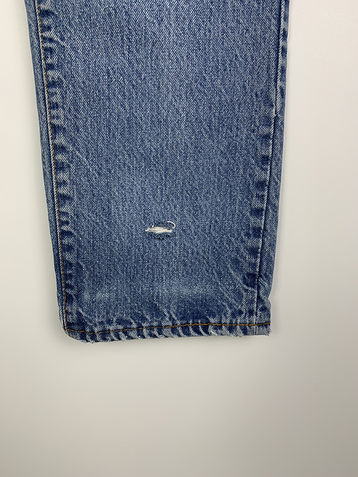(Distressed) 80's Levi's 20505 - 0217 - size 29-30 (classic regular fit)