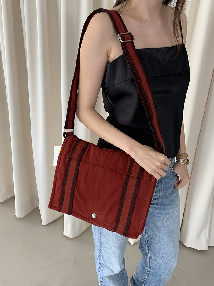 Vintage "Hermes" Cross Bag / 제품 사진만 찍고 올리기