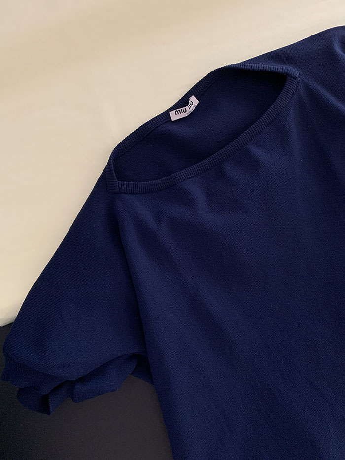 00's "Miu Miu" viscose rayon back button Blouse 복제