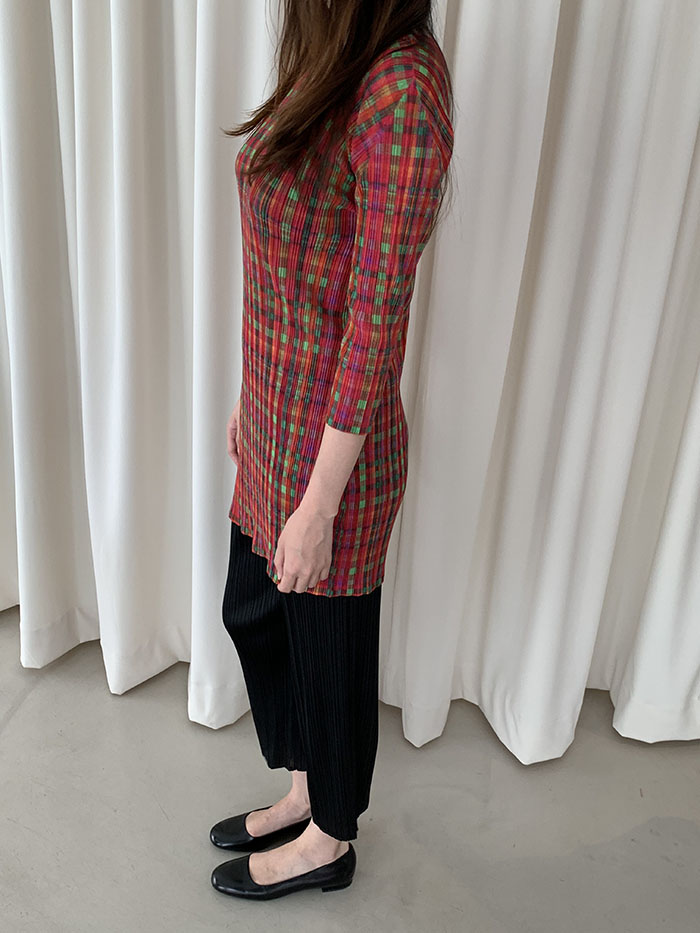 PLEATS PLEASE by ISSEY MIYAKE half Top
