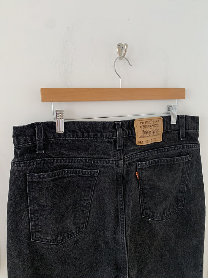 90's Levi's Short - size 37 (classic Loose fit)