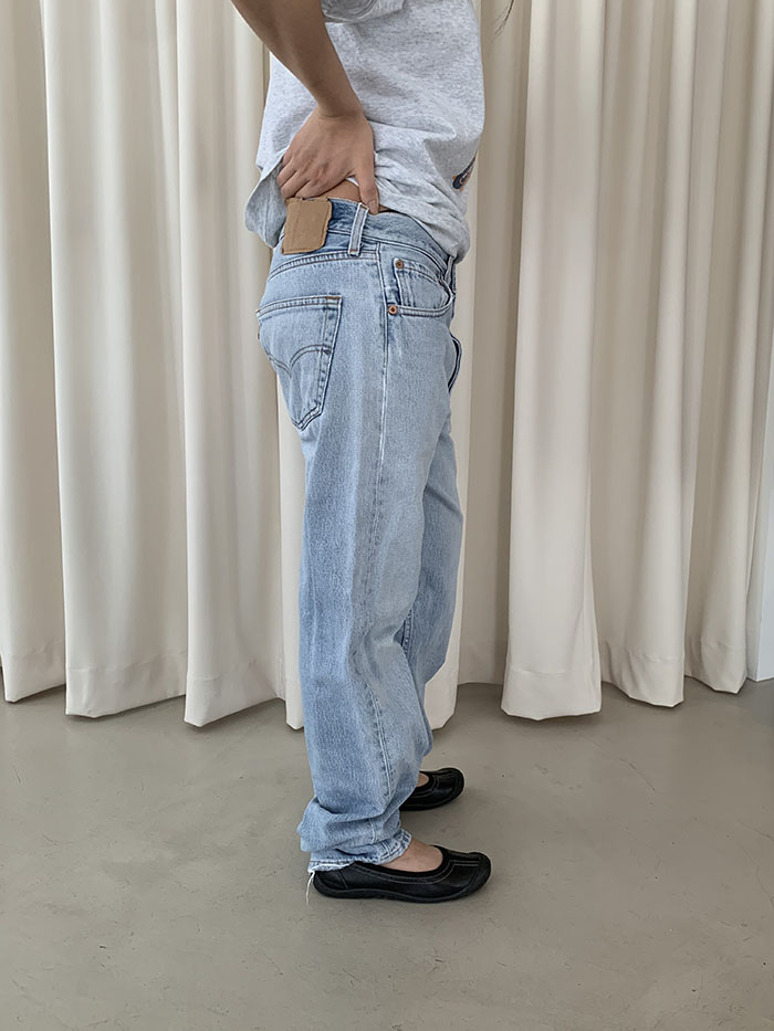 90's Levi's 501 - size 27-28 (classic straight fit) 복제 복제