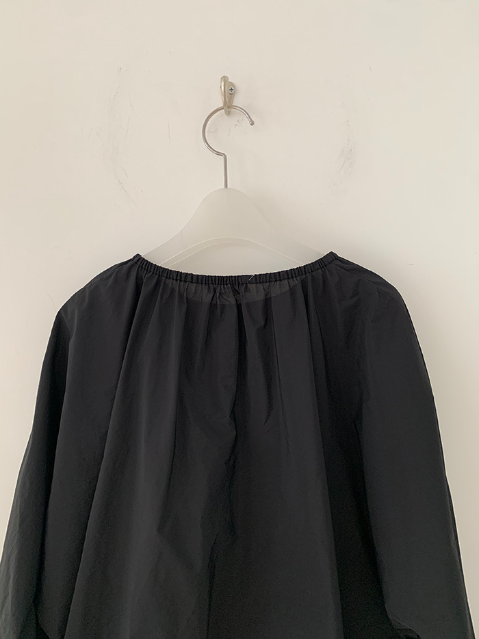 00's "THE ROW" viscose rayon back button Blouse 복제 복제