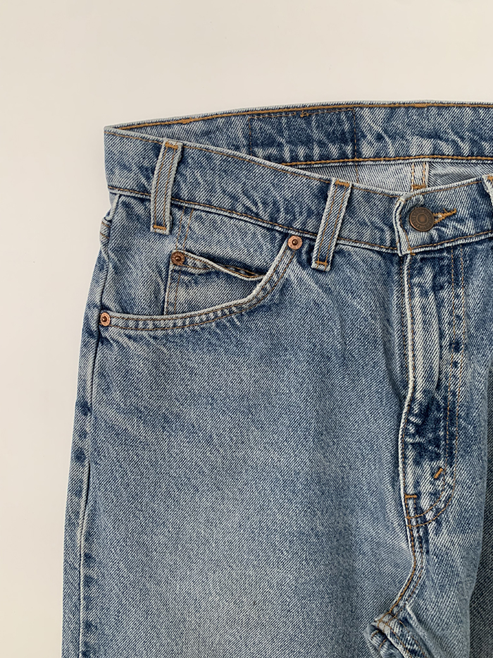 90's Levi's 505 - size 32 (classic regular fit)