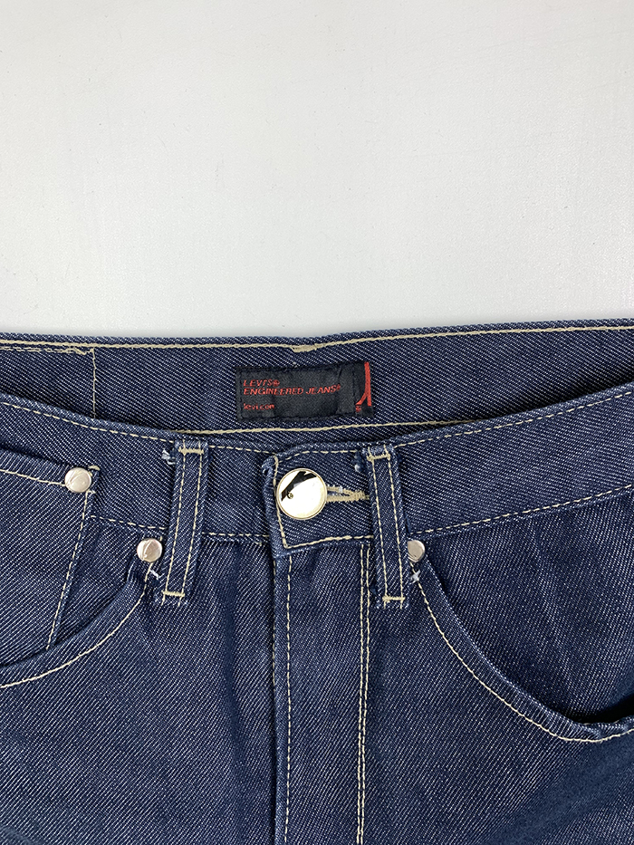 00's Levi's Short - size 29-30 (ENGINEERED JEANS)