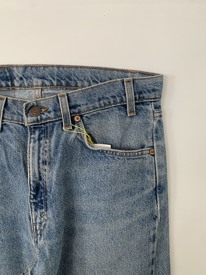 90's Levi's 505 - size 32 (classic regular fit)