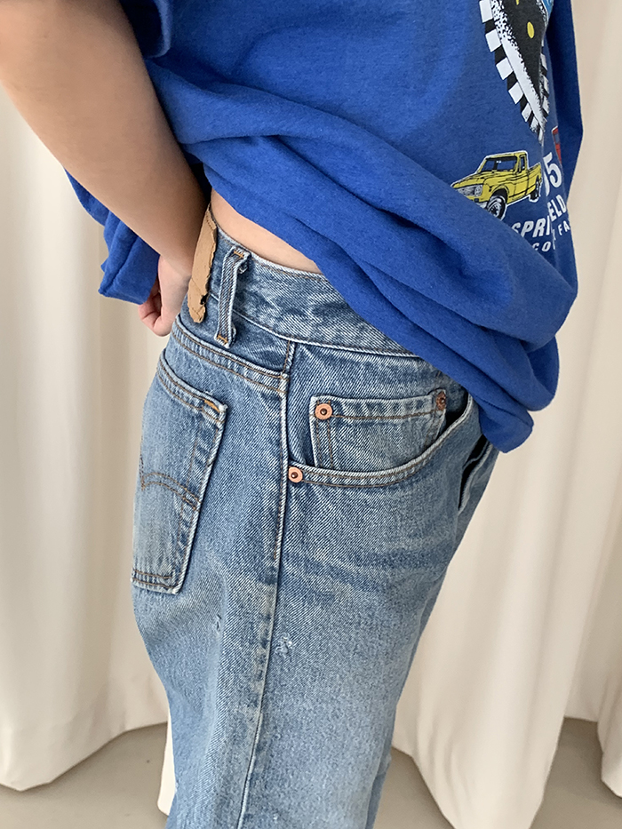 90's Levi's 501 - 29 (classic straight fit)