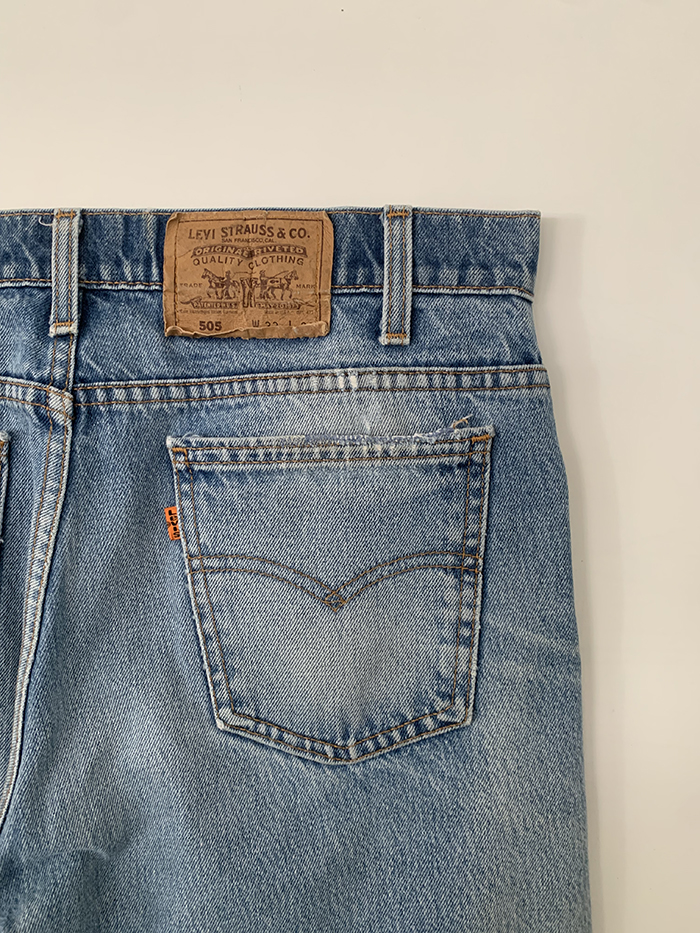 90's Levi's 505 - size 32 (classic regular fit)