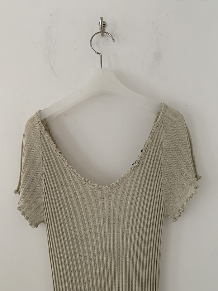 80-90's "Giorgio Armani" v-neck viscose Top