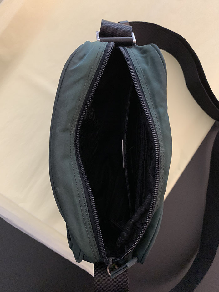00's "PRADA" renylon Cross Bag 착샷만 추가하기