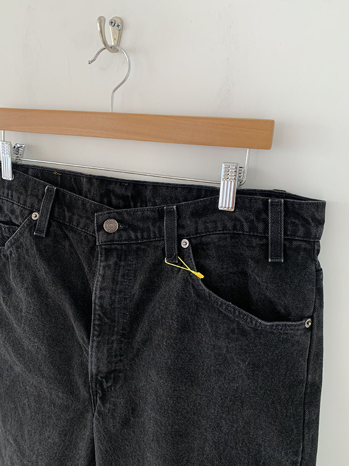 90's Levi's Short - size 37 (classic Loose fit)