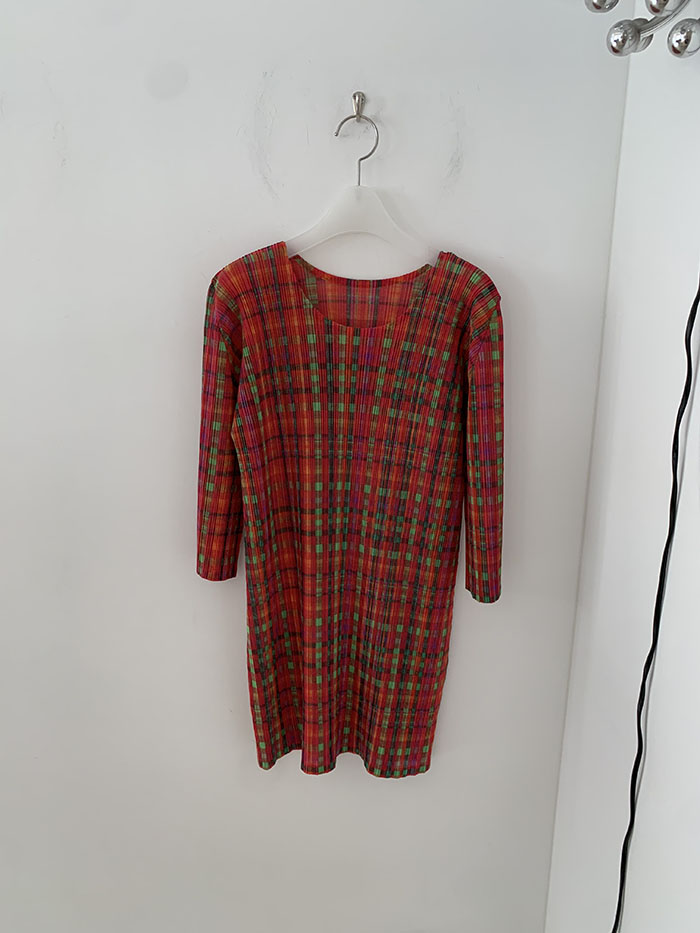 PLEATS PLEASE by ISSEY MIYAKE half Top