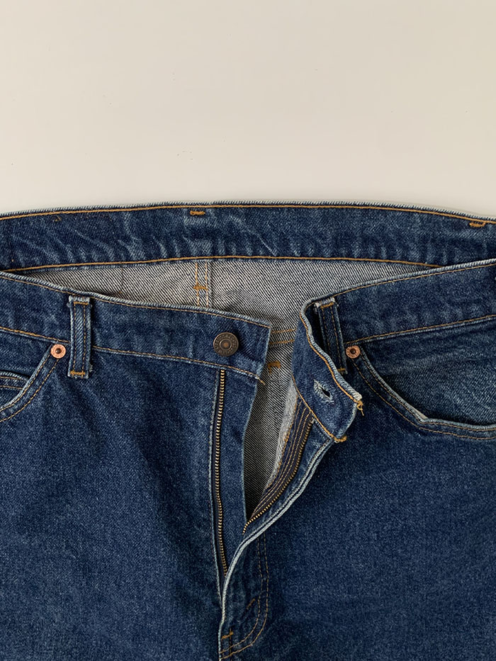 90's Levi's 20505 - size 37 (classic straight fit)
