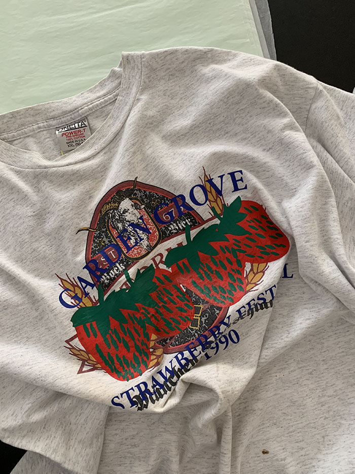 Vintage "GARDEN GROVE STRAWBERRY FESTIVAL 1990" USA T-Shirt