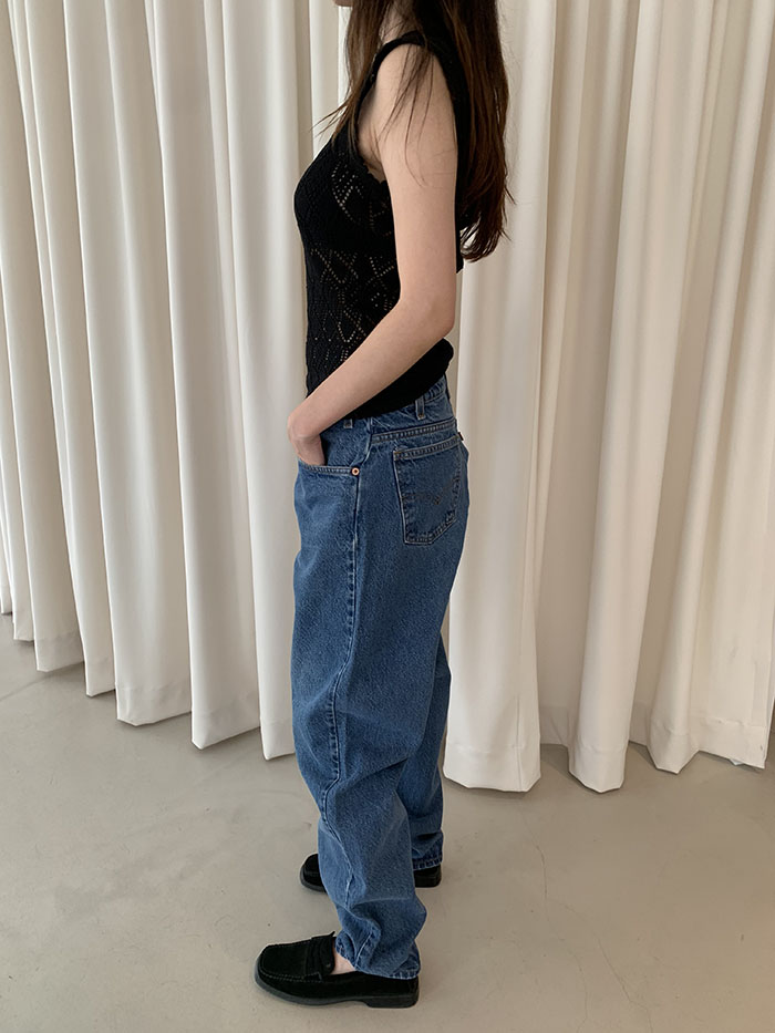 90's Levi's 550 - size 31 (classic relaxed fit)