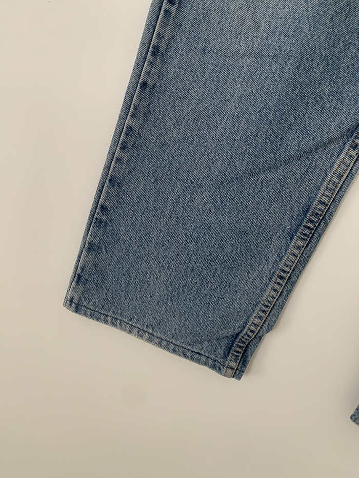 90's Levi's 505 - size 32 (classic regular fit)