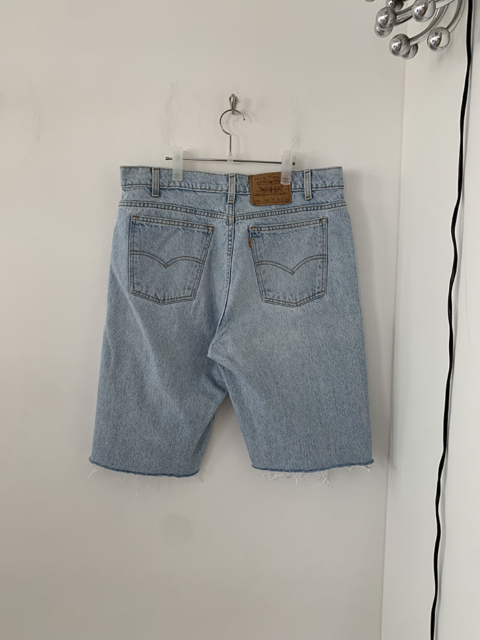 Levi's Short - size 35 (classic straight fit)