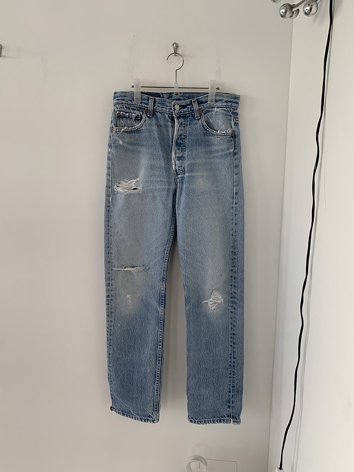 90's Levi's 501 - size 29-30 (classic straight fit)