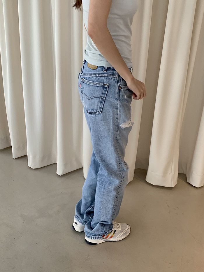 90's Levi's 501 - size 29-30 (classic straight fit)