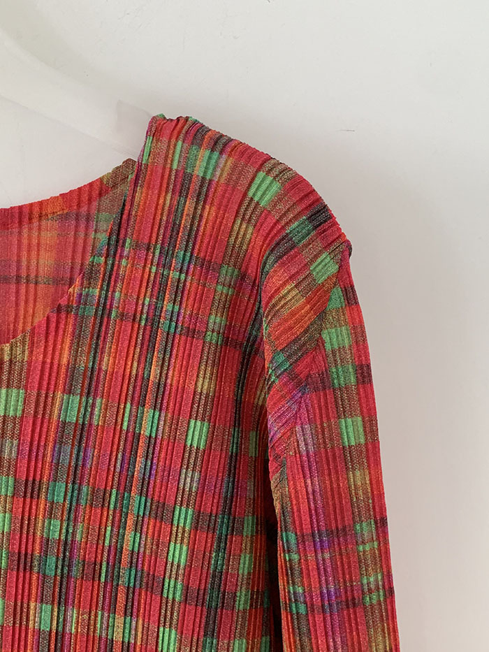 PLEATS PLEASE by ISSEY MIYAKE half Top