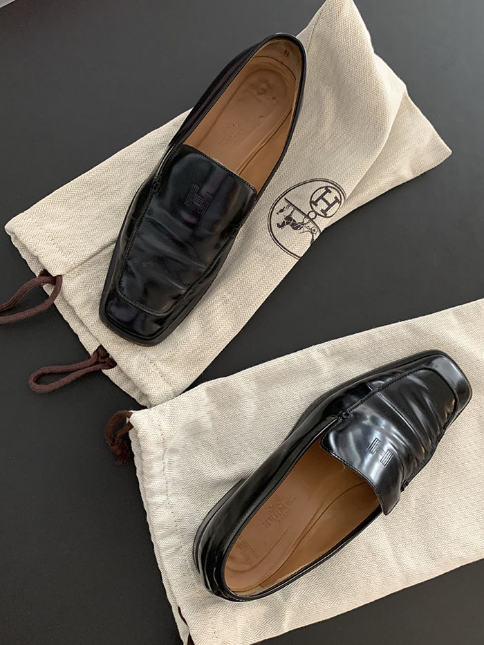 00s "Hermes" Logo Leather Loafer Shoes