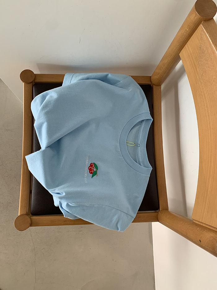 (new product) "Cherry Country Club" Embroidery T-shirt (Blue)