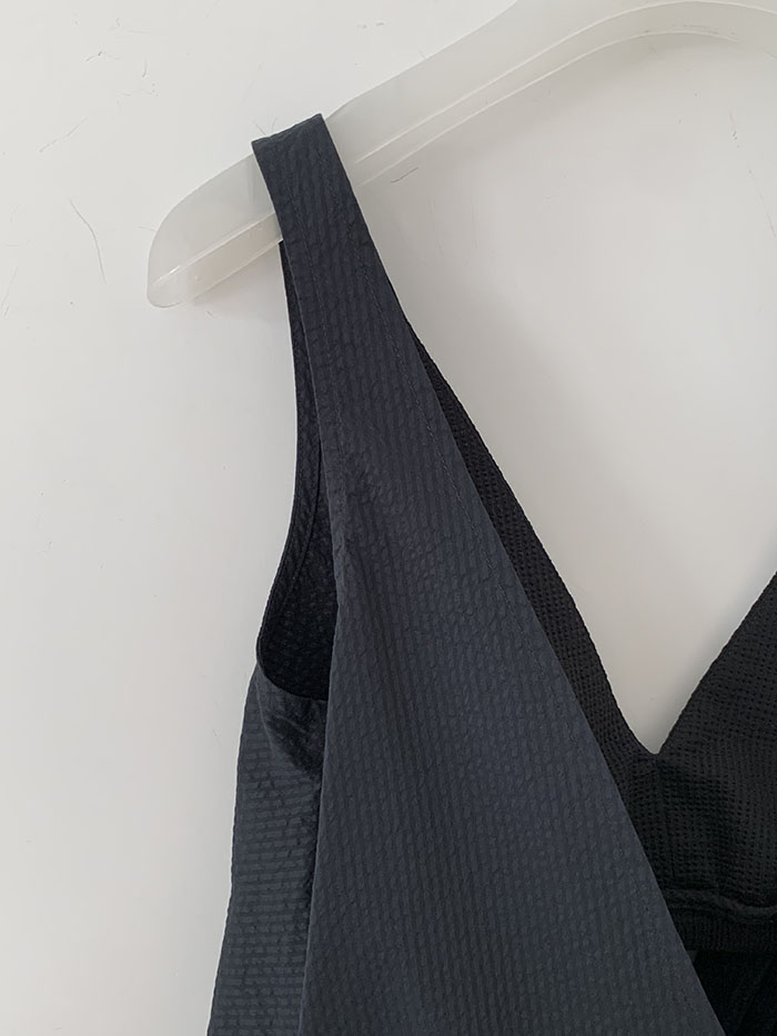 "Deveaux New York" Sleeveless Top