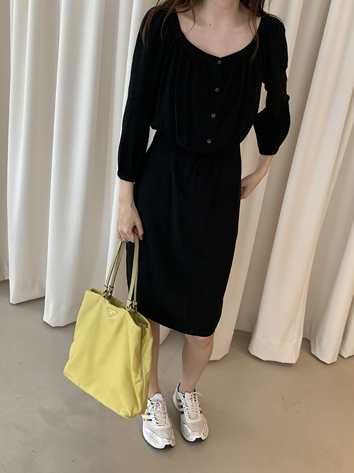 00's "Miu Miu" viscose rayon back button Blouse 복제