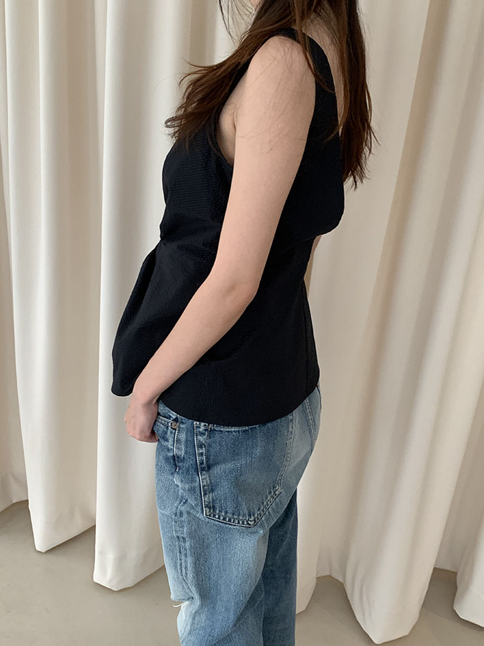 "Deveaux New York" Sleeveless Top