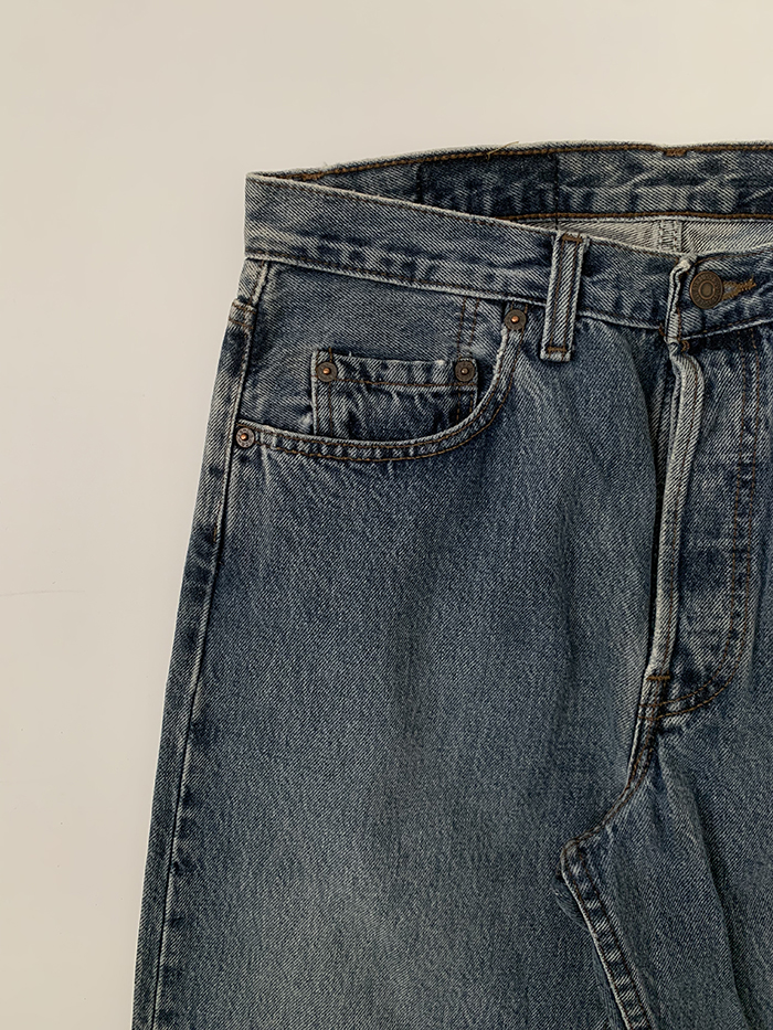 Levi's 501 - size 31 (classic straight fit)