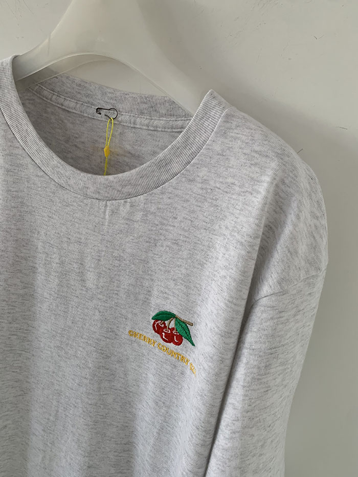 (new product) "Cherry Country Club" Embroidery T-shirt (Gray)