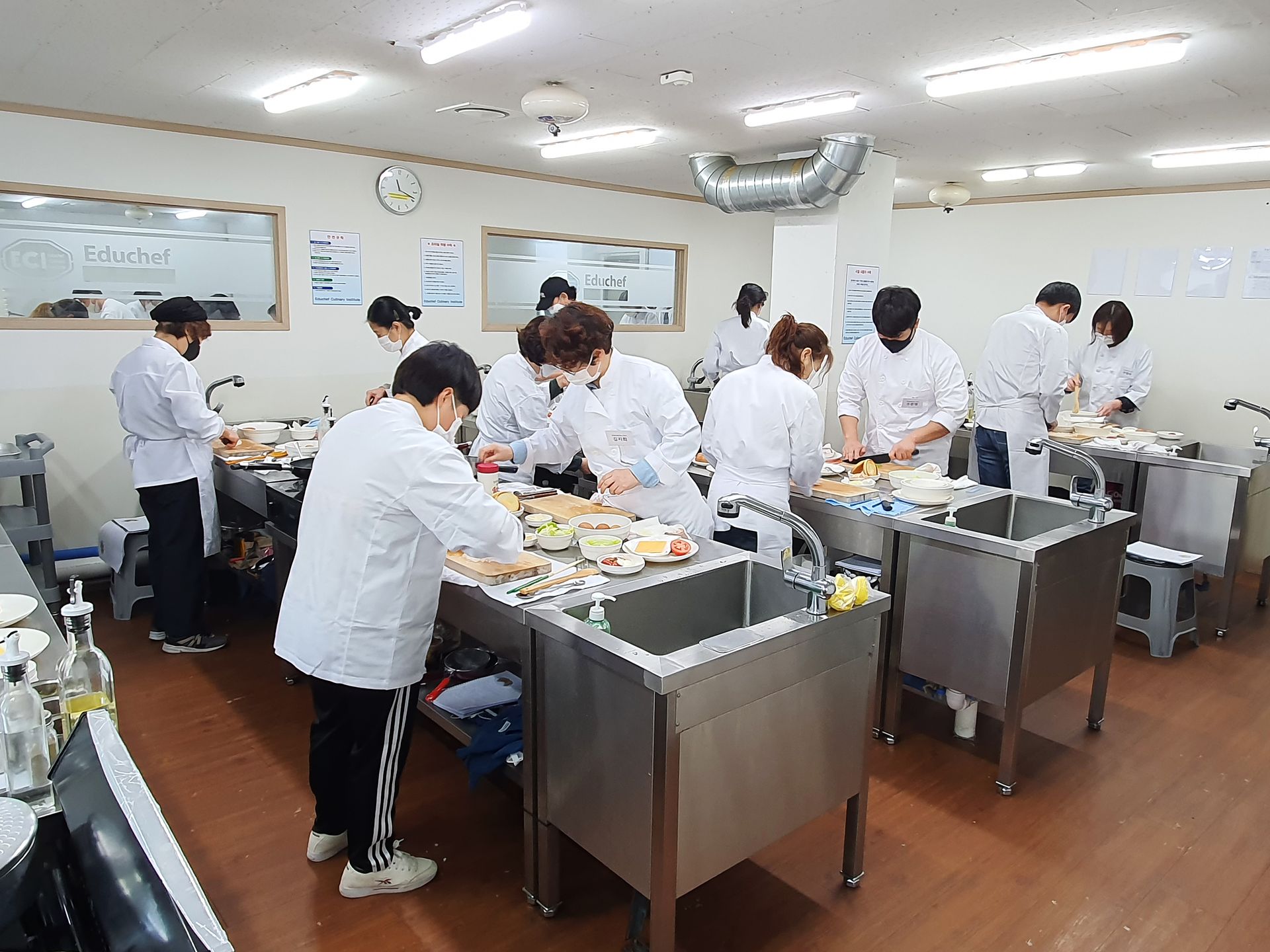 에듀셰프요리학원 조리 실습 모습