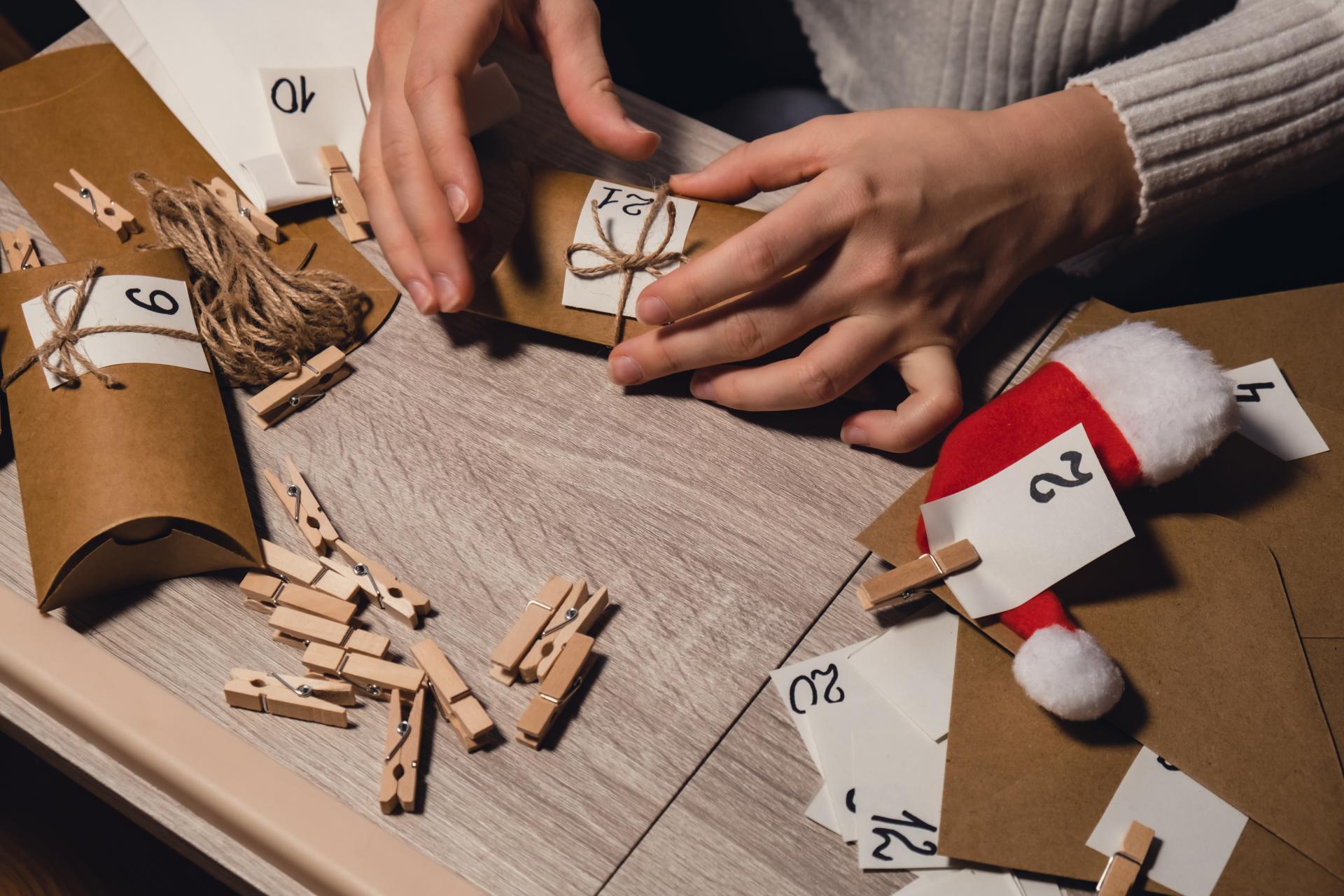 달력 제작, 연말 선물, 브랜드 가치, 캘린더 디자인, 기업 굿즈 제작