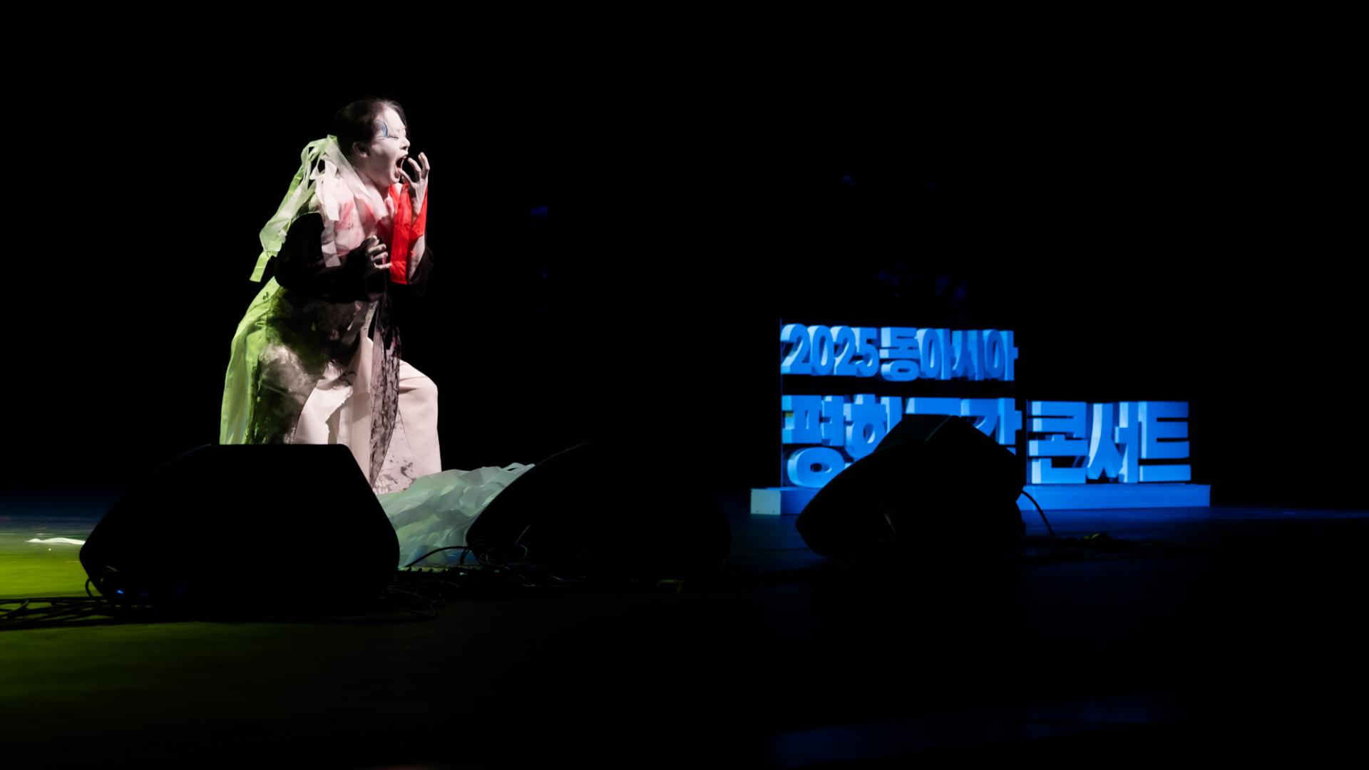 c015a5ed70127.jpg