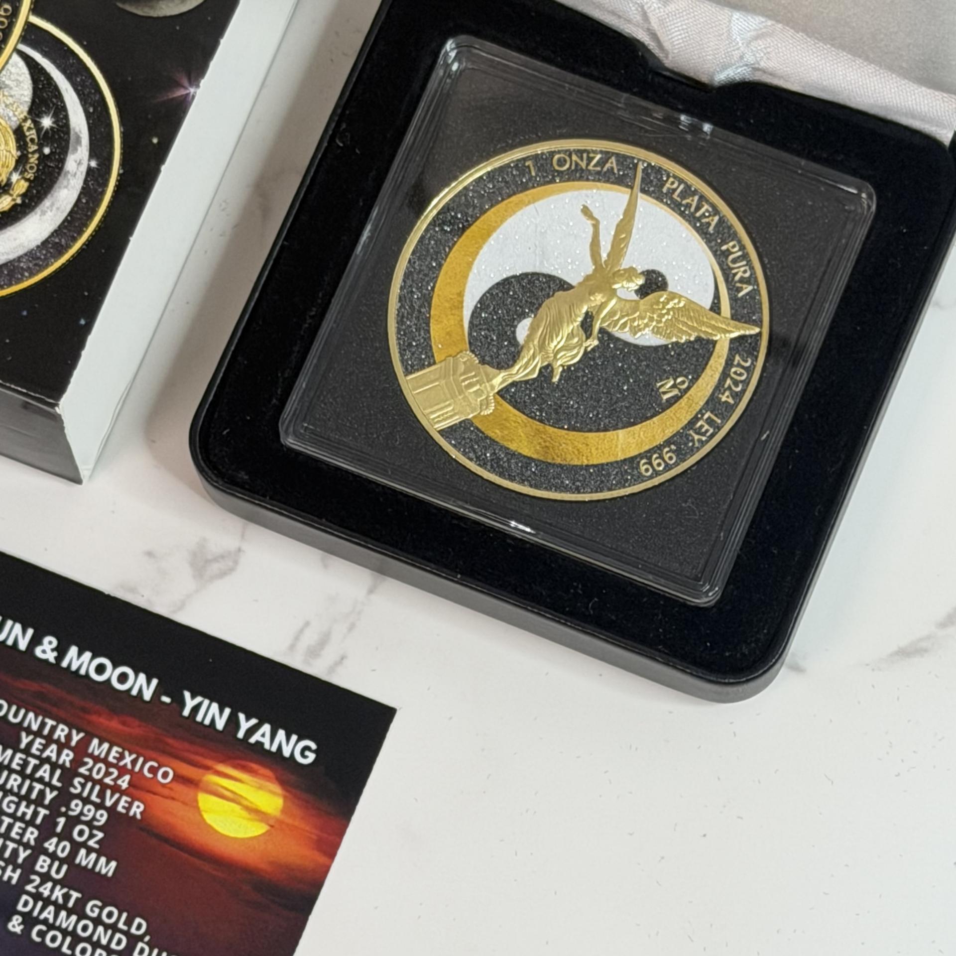 ‘Sun & Moon - Yin Yang Diamond Dust 1 Oz Silver Coin'
