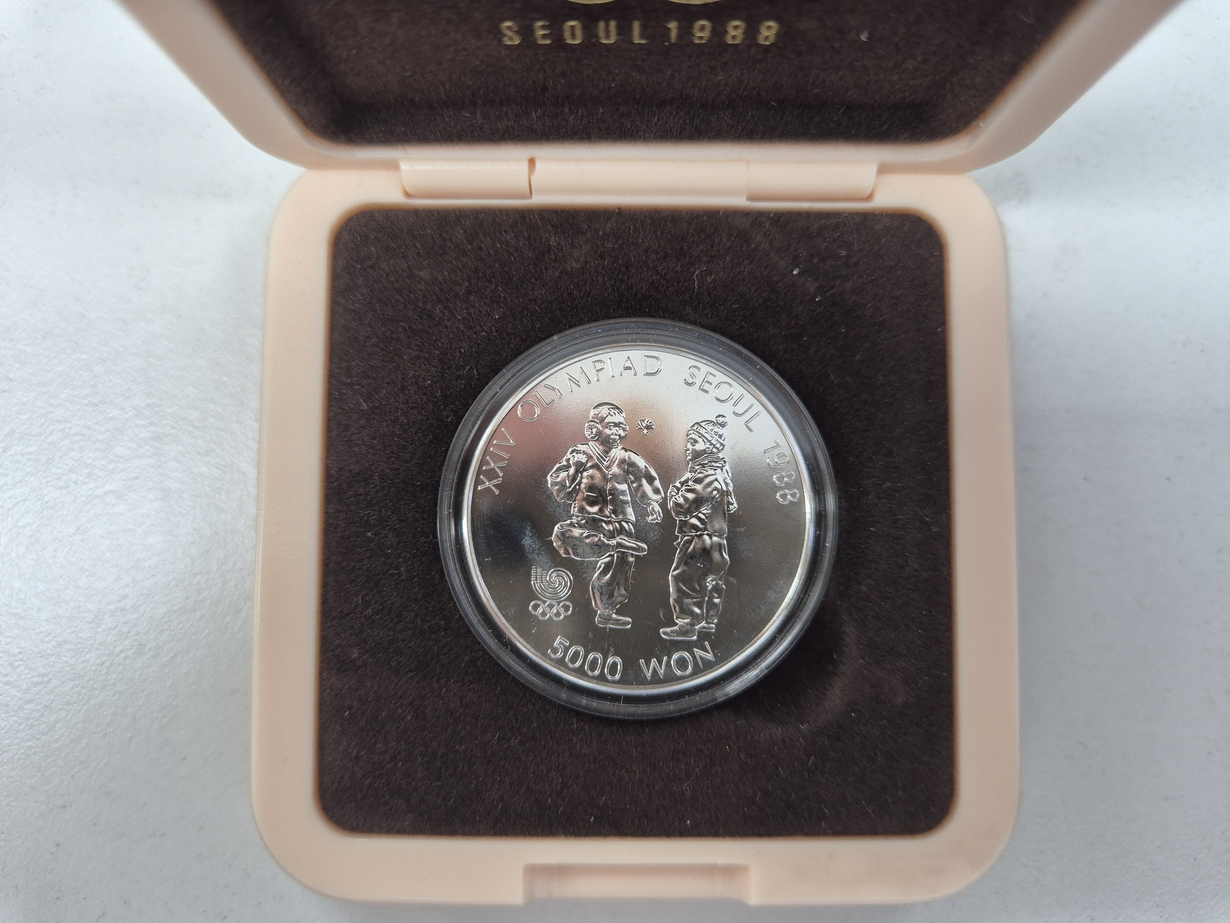 1988년 제24회 서울올림픽대회 기념 오천원화 제기차기 1/2oz