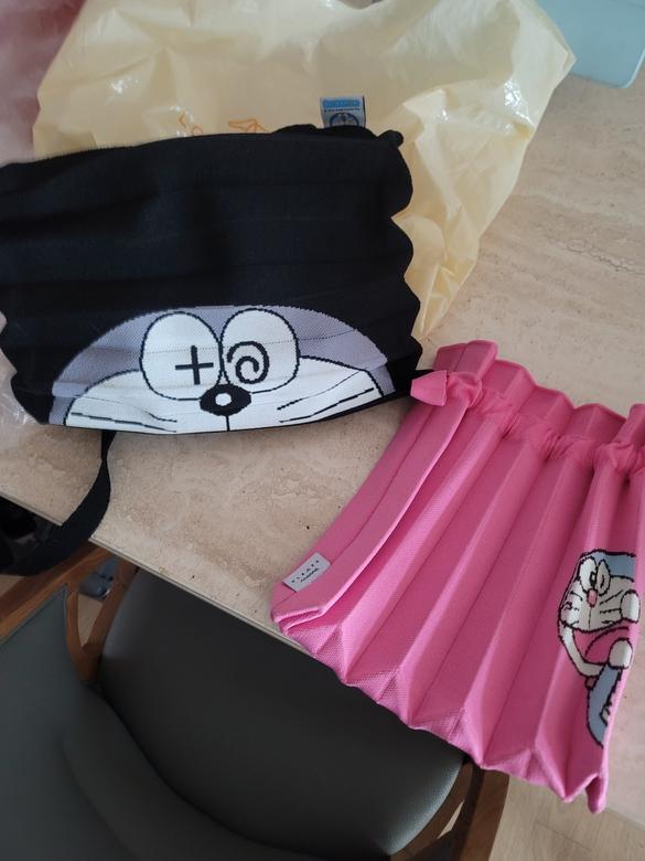 DORAEMON Edition] Sacoche Bag Black : PLEATSMAMA: Sustainable Knit