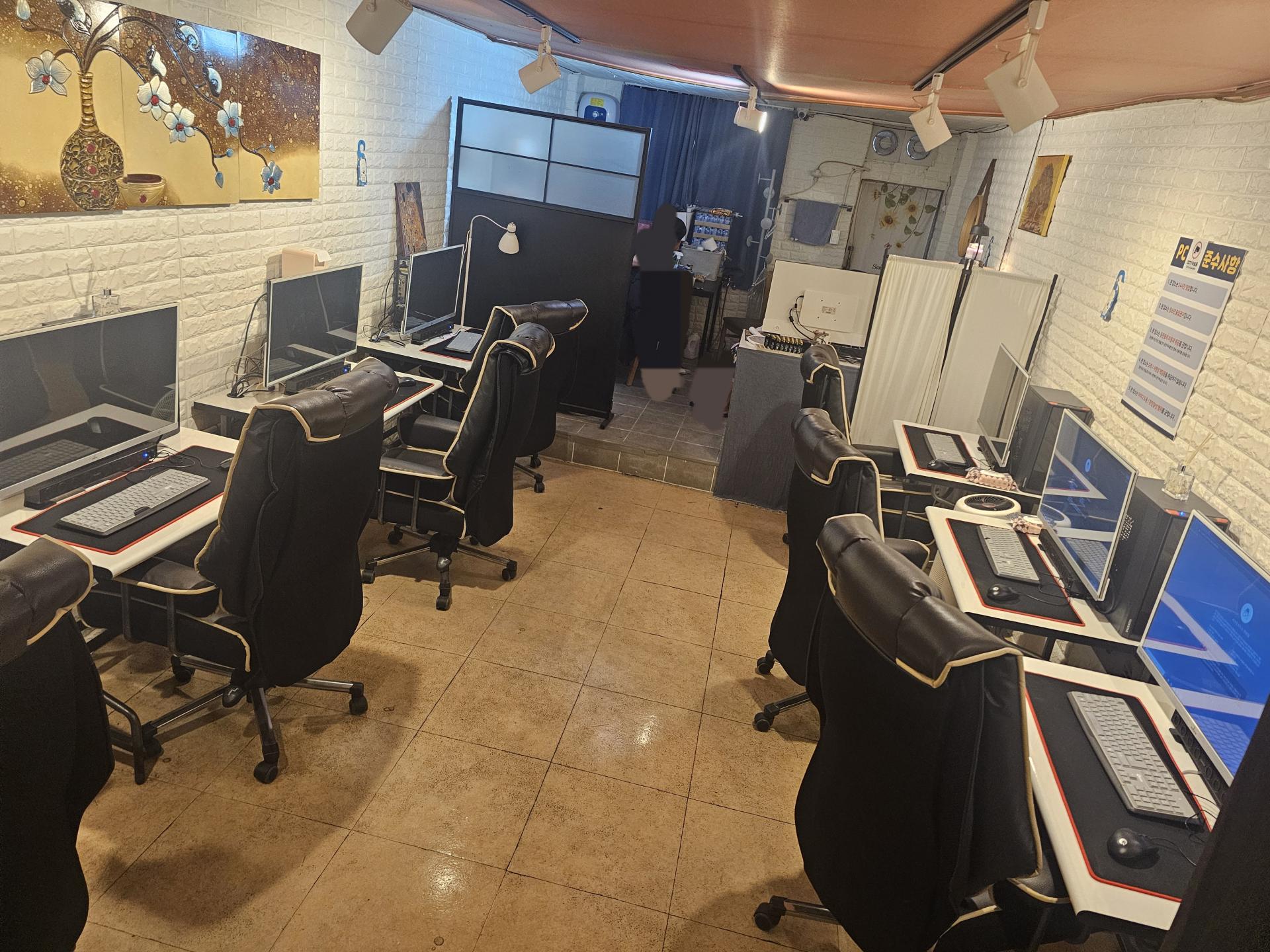 석남 거북시장 앞 매장 올려봅니다.