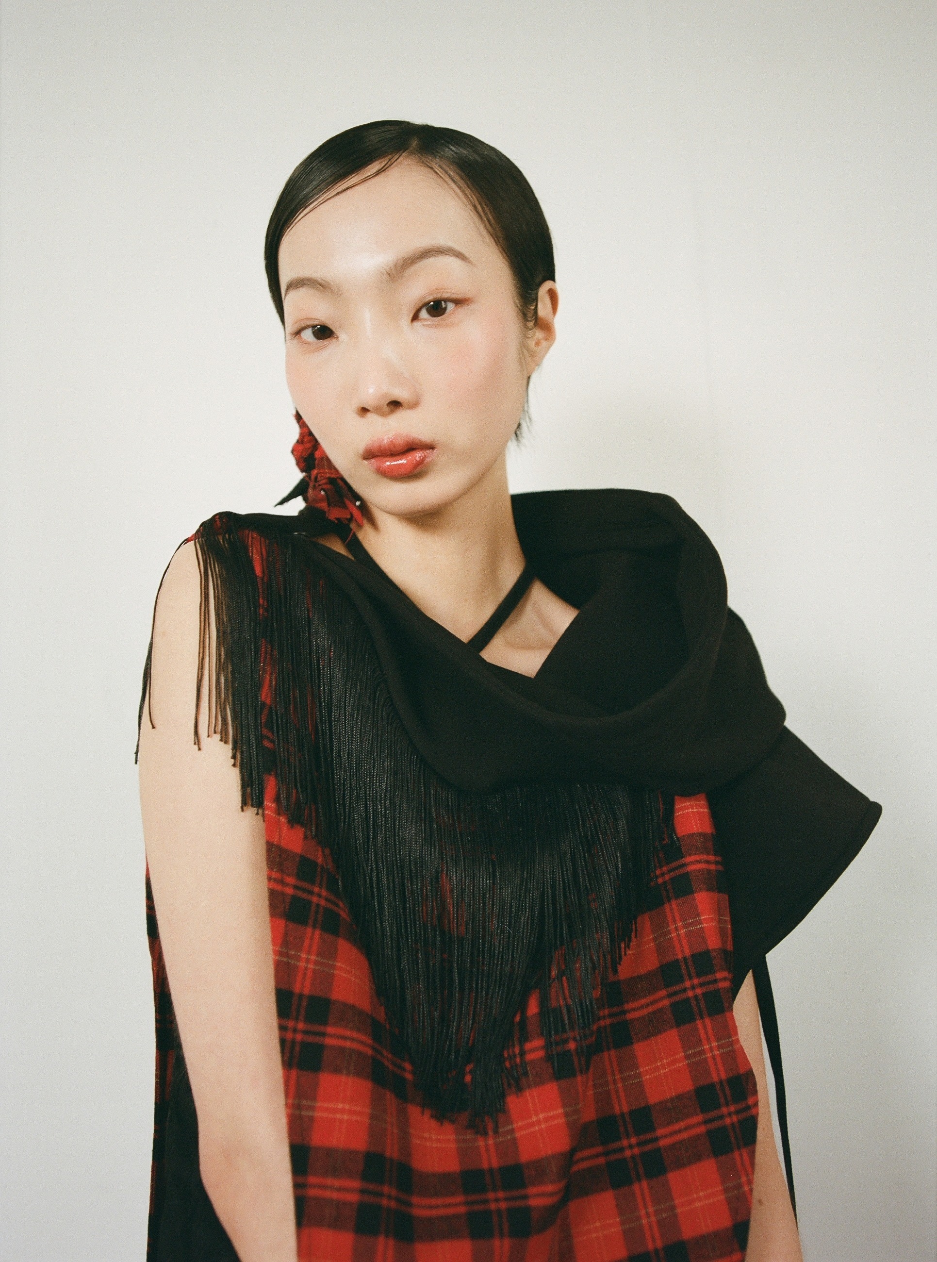 Fringe Hoodie Muffler (Red Tartan)