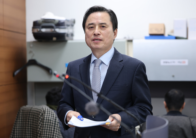 조은석 내란특검이 지난달 15일 오전 서울 서초구 서울고등검찰청에 마련된 내란특검에서 열린 12·3 비상계엄 관련 내란·외환 혐의 수사 결과 발표에 참석하고 있다. 사진=뉴시스