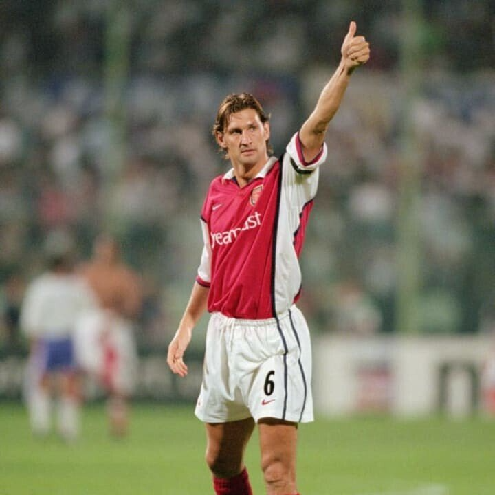 Tony-Adams--Fiorentina-v-Arsenal-UEFA-Champions-Le-6f585ad1e07b96c4b28d3df303f41328.jpg [90min] 프리미어 리그 역대 영국인 선수 top 30