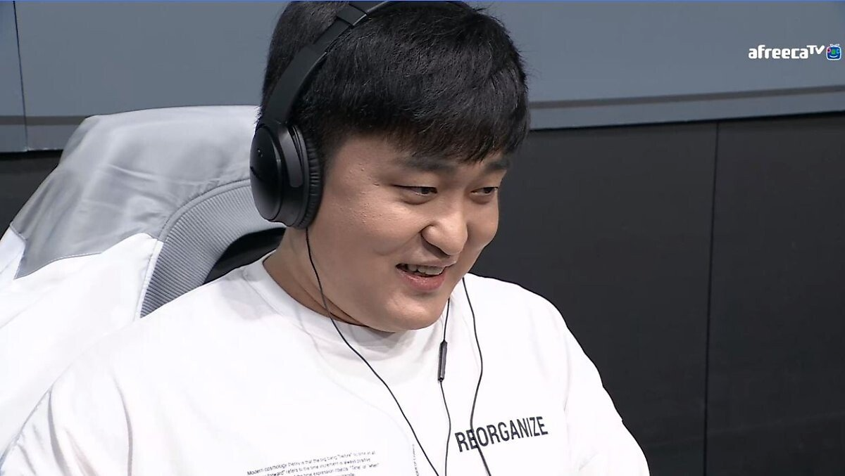 이영호23.jpg BJ가 된 스타 프로게이머.jpg