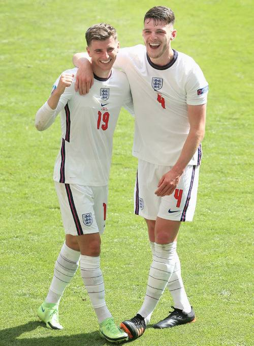 소꿉친구가 잉글랜드 주전으로 같이 뛰기까지 | 인스티즈