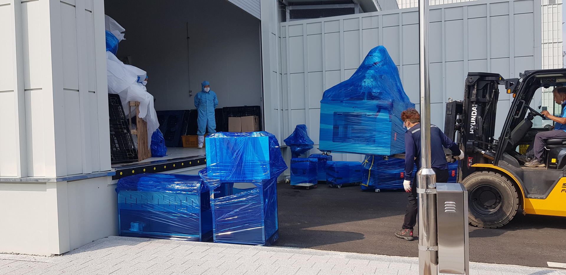 LED반도체 장비 반입 현장 : 하늘중량의 현장사진입니다