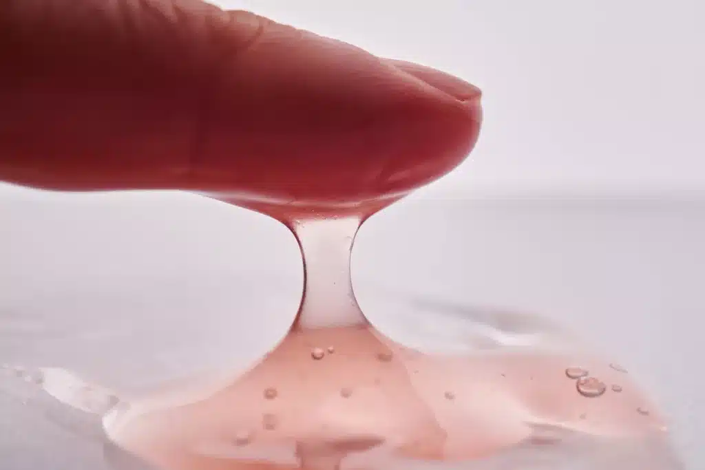 러브젤 100% 활용 가이드 3 the texture of a pink viscous cosmetic product 2023 11 27 05 21 38 utc